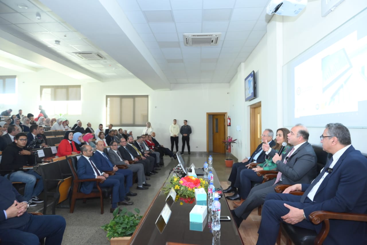 الرقابة المالية تلتقي قيادات مجتمع الأعمال بمحافظة دمياط