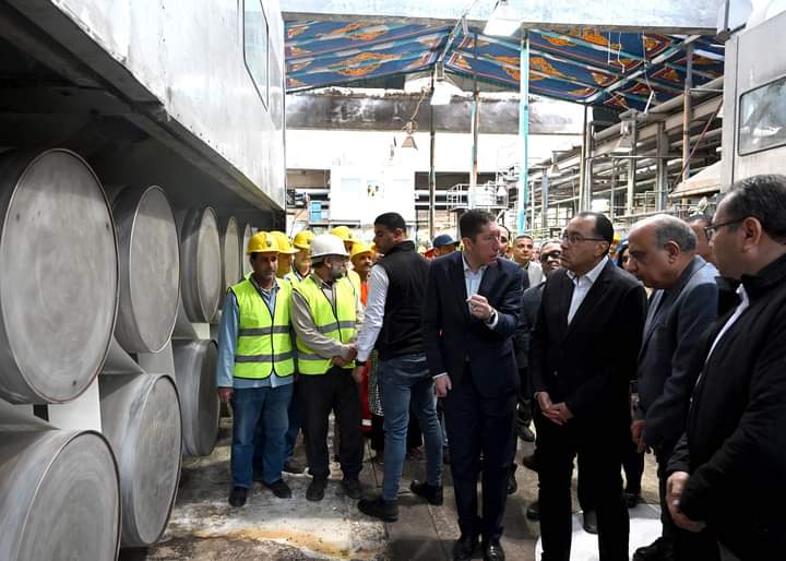 مدبولي في كفر الدوار : نريد زيادة الصادرات وتخفيض الاستيراد .. والكرة في ملعب قطاع الصناعة