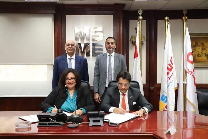 عقدان بقيمة 200 مليون جنيه للتمويل متناهي الصغر وتوفيق أوضاع المشروعات غير الرسمية