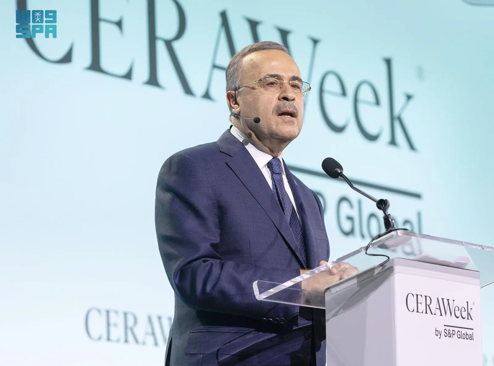 رئيس أرامكو السعودية يدعو إلى إعادة ضبط مسار تحوّل الطاقة