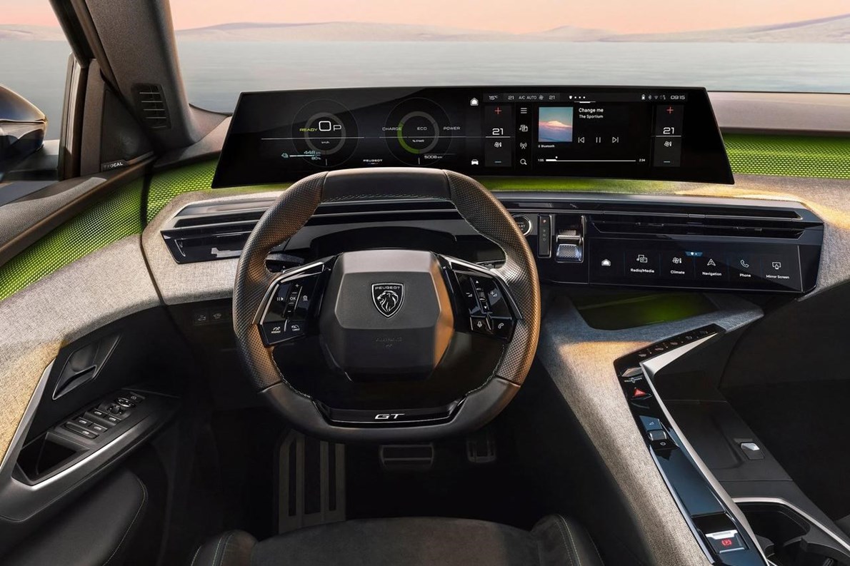 بيجو تزيح النقاب عن موديل 5008 الكهربائية الجديدة