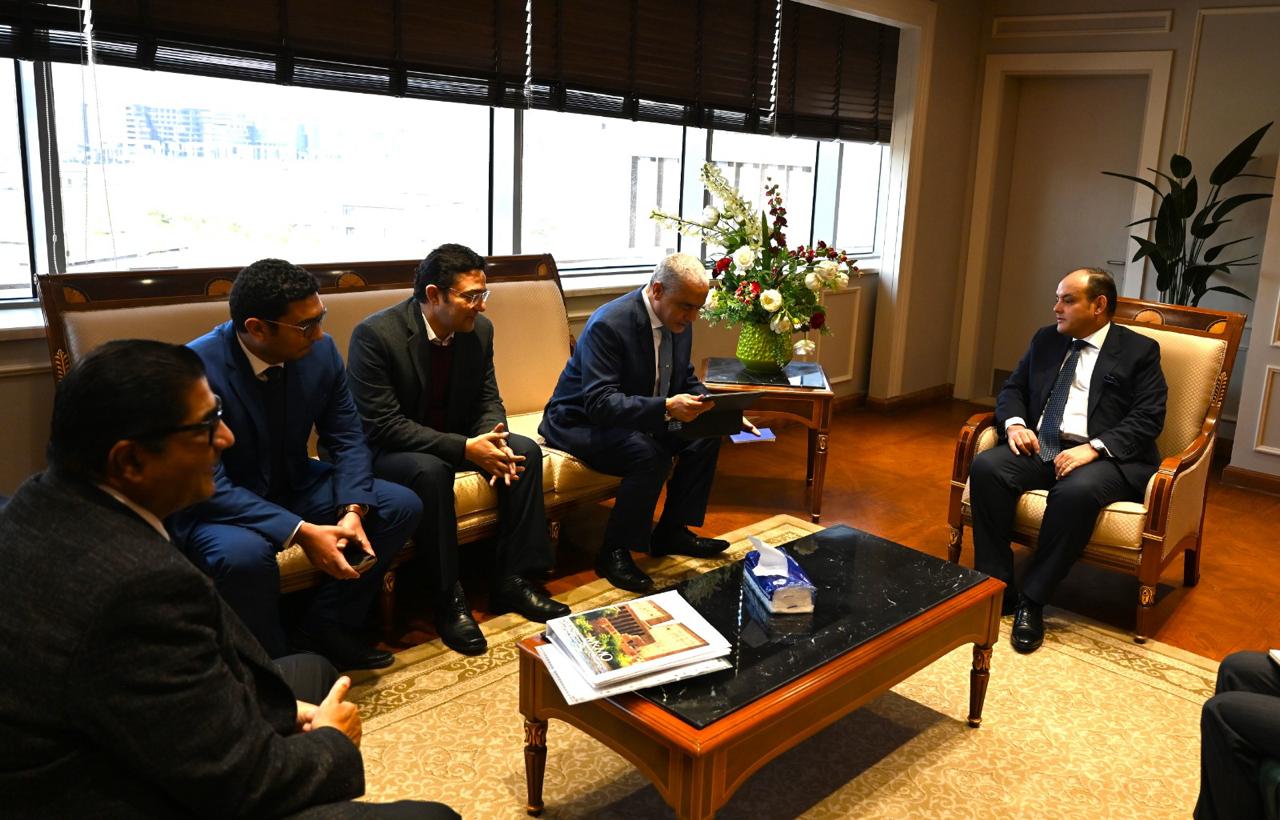 مجموعة العربي تعرض على وزير الصناعة خططها التوسعية في السوق المصري