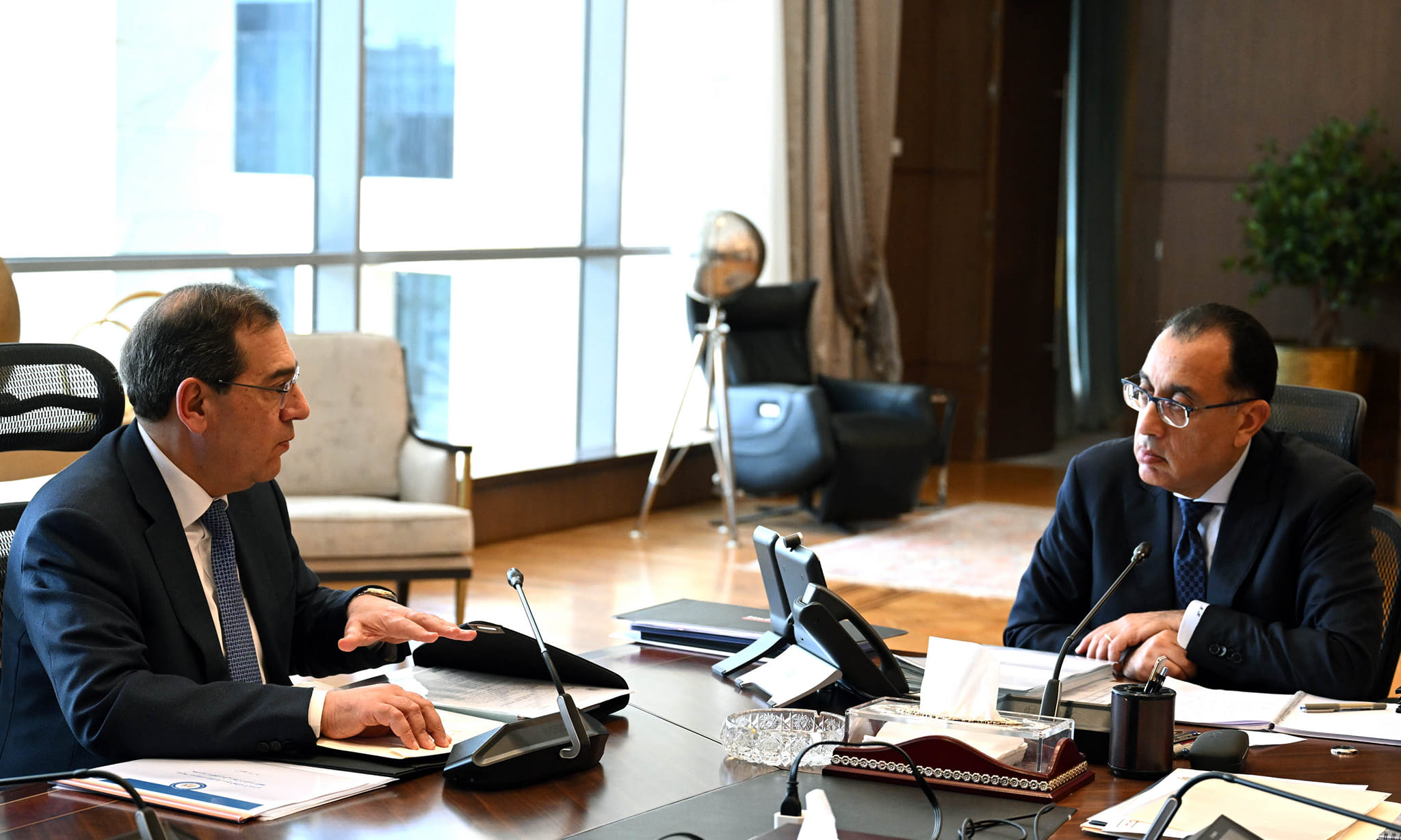 مدبولي يتابع مع الملا توفير الاحتياجات البترولية قبل إجازة العيد