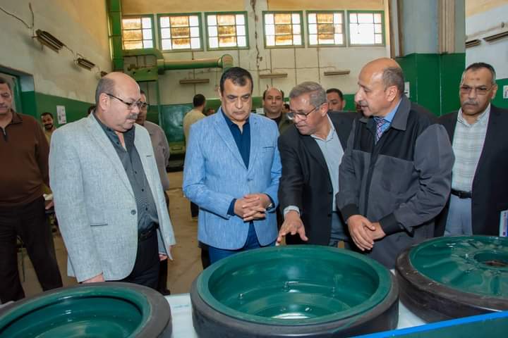 وزير الإنتاج الحربي في زيارة مفاجئة لشركة هيليوبوليس للصناعات الكيماوية