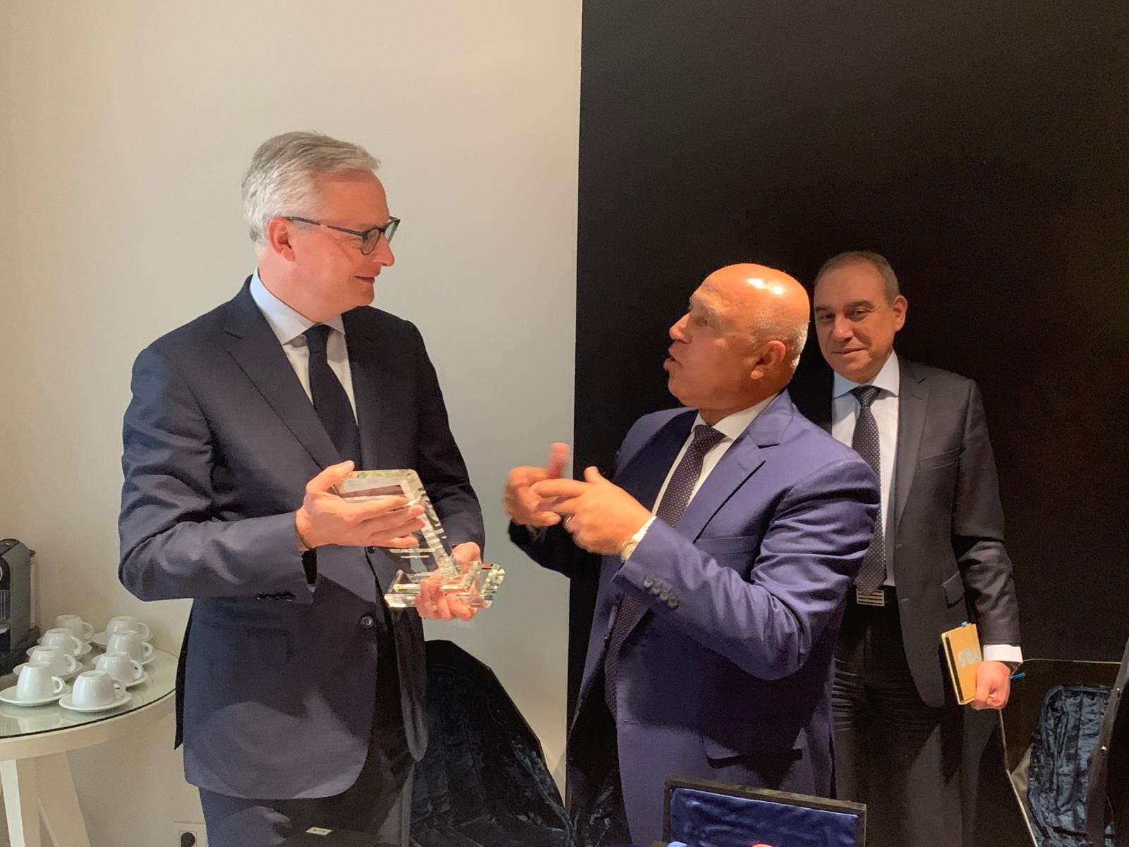 توقيع خريطة طريق بين مصر وفرنسا للتعاون في مجال توطين صناعة النقل