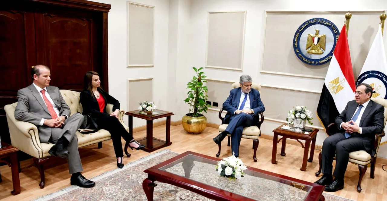 شركات أجنبية تخطط للتوسع في قطاع النفط بمصر