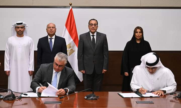 توقيع العقد النهائي لمحطات السفن السياحية بين موانئ البحر الأحمر ومجموعة موانئ أبوظبي