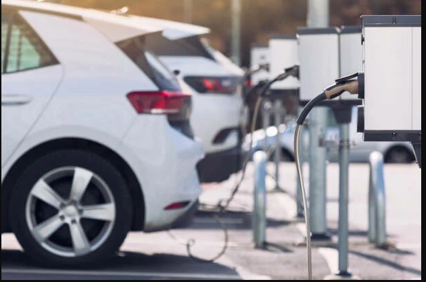 الصين تنفق 230 مليار دولار لتطوير صناعة السيارات الكهربائية