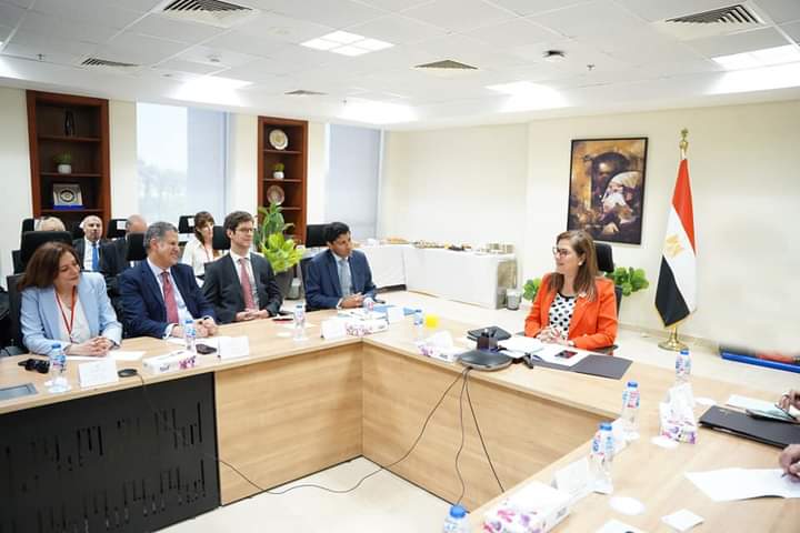 وزيرة التخطيط تبحث مع 50 شركة بريطانية سبل التعاون وفرص الاستثمار