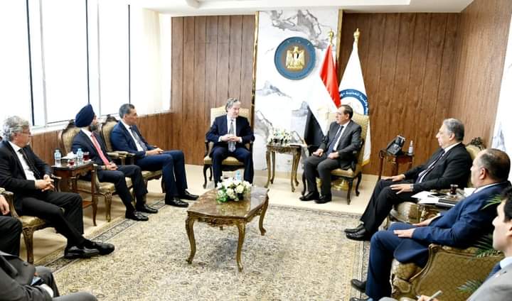 بحث استحواذ مجموعة كارلايل للبترول على أصول شركة إنرجين بمصر وإيطاليا وكرواتيا