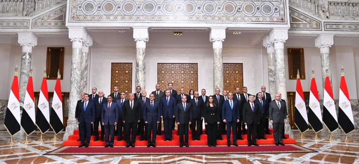 المحافظون الجدد يؤدون اليمين أمام الرئيس