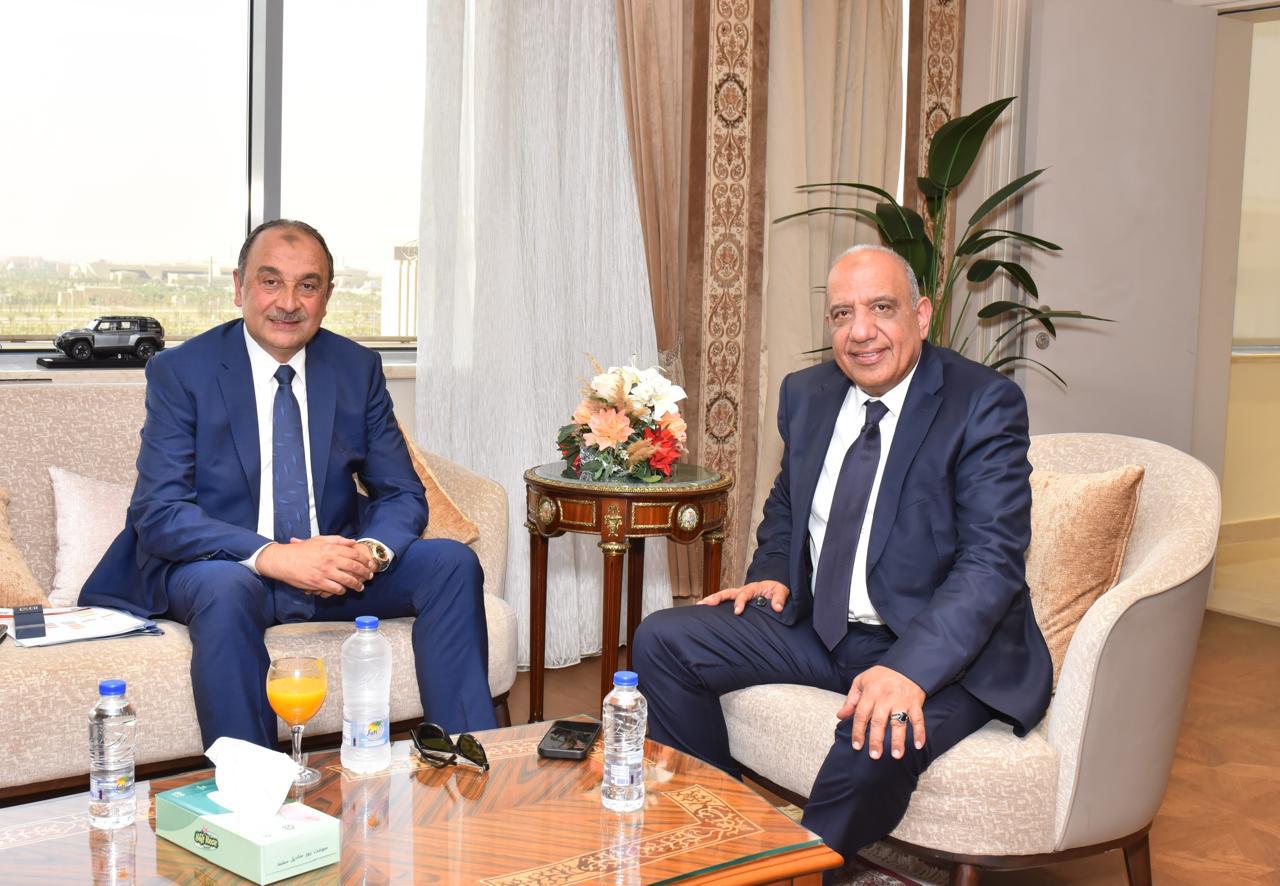 المهندس محمد شيمي يستقبل الدكتور محمود عصمت بمقر وزارة قطاع الأعمال العام