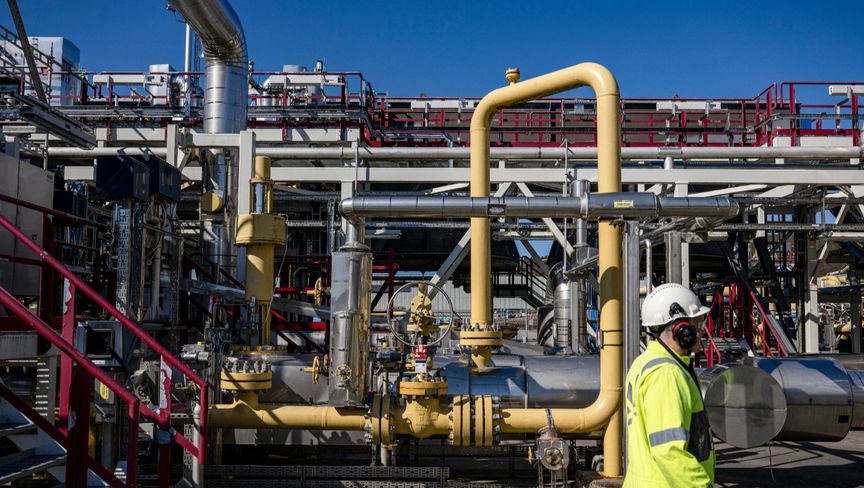 تراجع معدلات تقلب أسعار الغاز بأوروبا نتيجة لتجنب التجار الرهانات الكبيرة