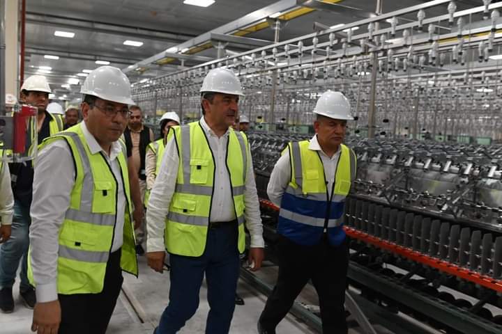 غزل المحلة .. أول جولة ميدانية لوزير الأعمال