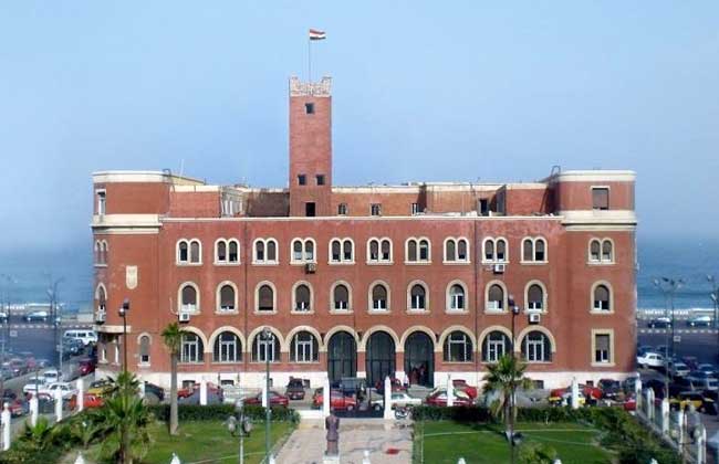 السبت.. جامعة الإسكندرية تناقش التحديات العالمية وتأثيرها على استدامة الاعمال