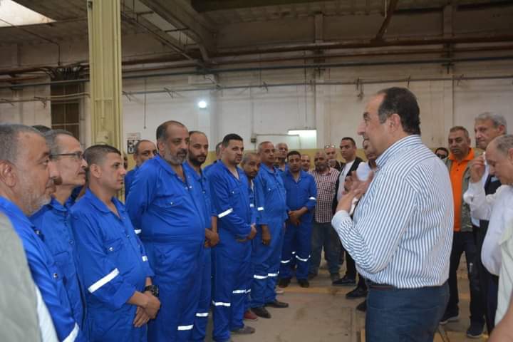 وزير الأعمال في شركة النصر : الدولة تولي أهمية كبيرة لتوطين صناعة السيارات في مصر