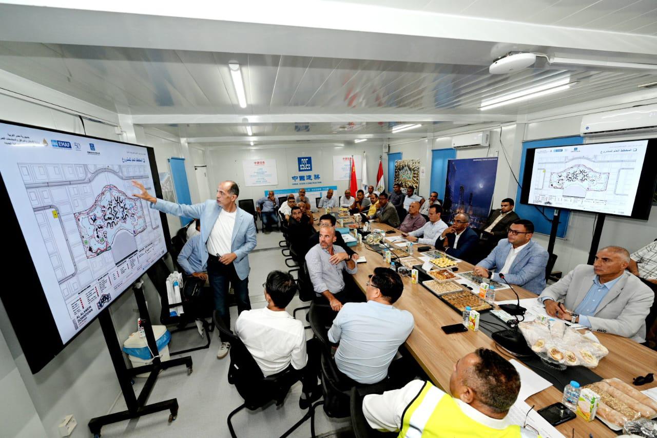 وزير الإسكان يتابع مع مسئولى شركة "cscec" الصينية موقف تنفيذ مشروع أبراج الداون تاون بالعلمين
