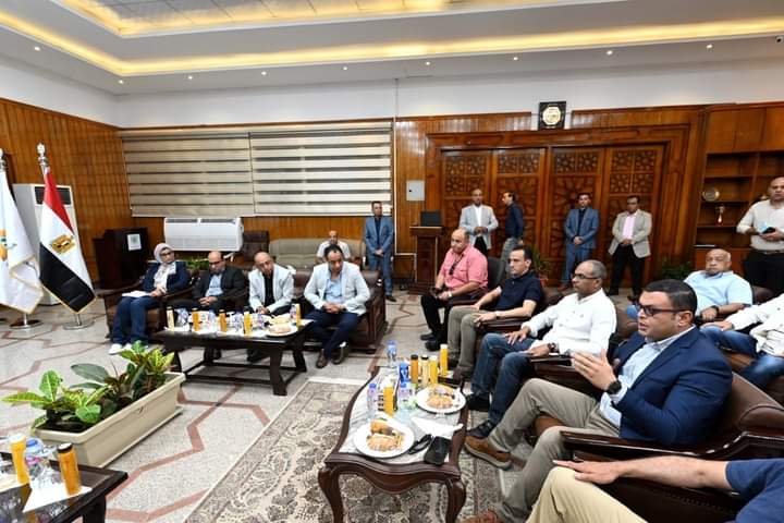 وزير الإسكان يصدر حزمة توجيهات وتكليفات لمسئولى المجتمعات العمرانية وأجهزة المدن الجديدة