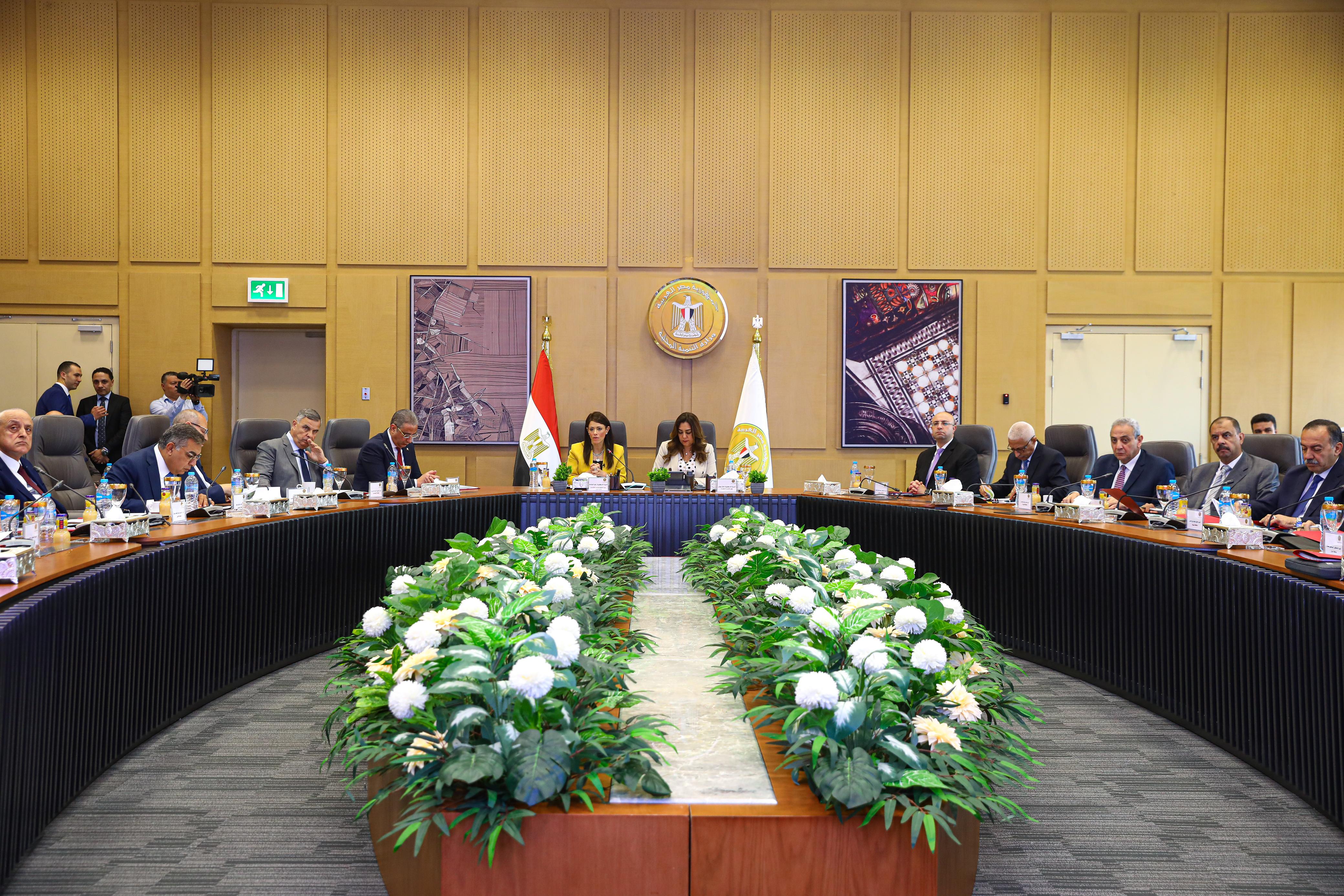 في لقاء موسع مع المحافظين ونوابهم.. «المشاط» تعرض المشروعات الممولة من الشركاء الدوليين