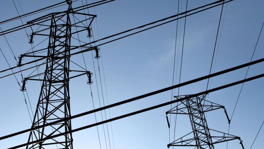 العراق يفتتح خط كهرباء مع تركيا ويتطلع للربط مع الخليج هذا العام