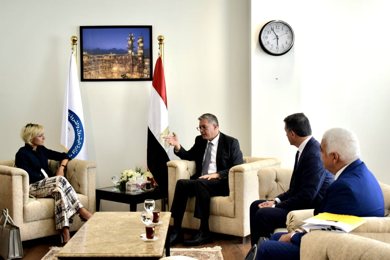 اتفاق مع إيني لتكثيف أعمالها لزيادة إنتاج البترول والغاز