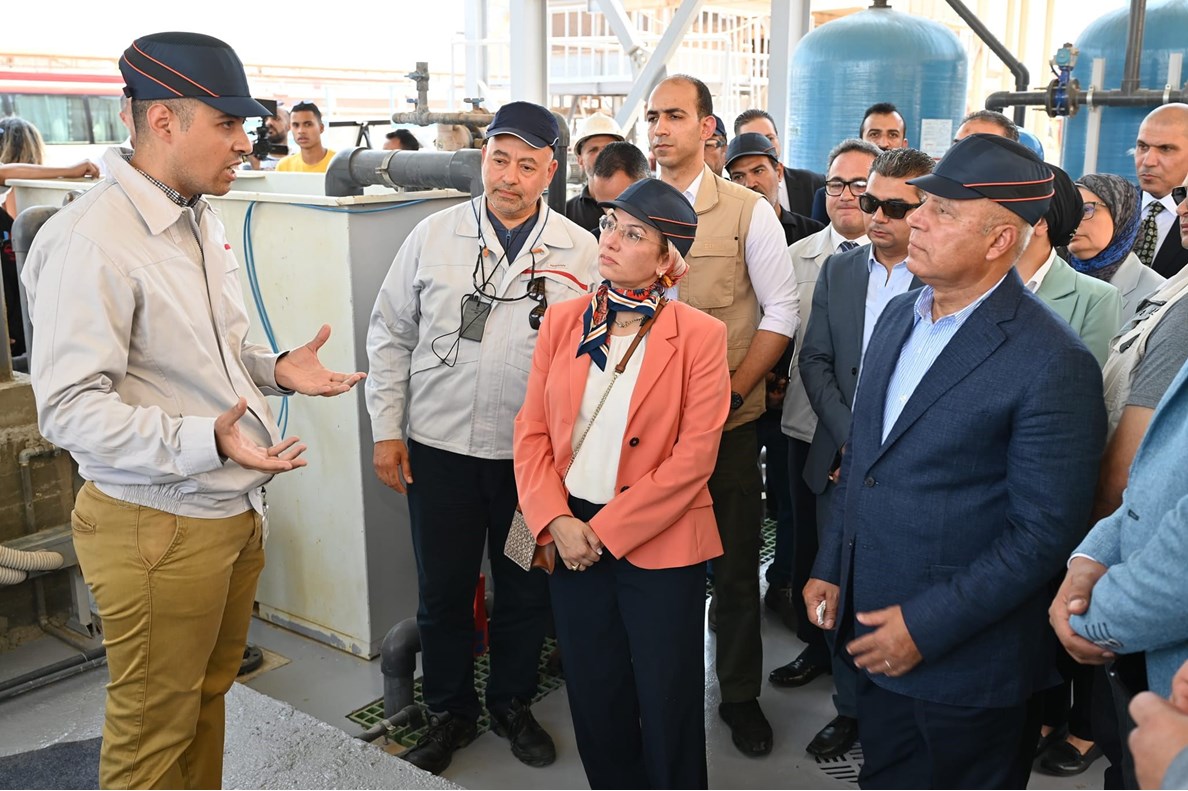 وزير النقل والصناعة بجولة تفقدية لمصنع "نيسان إيجيبت" في 6 أكتوبر