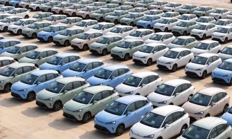 ألمانيا تسعى لإضافة 15 مليون سيارة كهربائية على طرقها قبل 2030