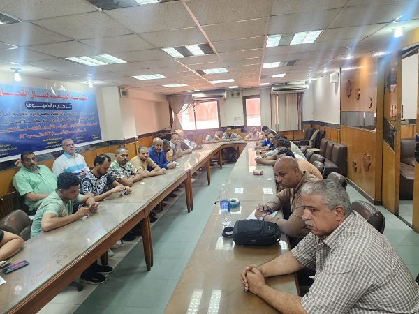 النقابة العامة للتجارة تلتقي مع مجموعة من التجار والباعة لبحث آلية مطالبهم من حريق العتبة