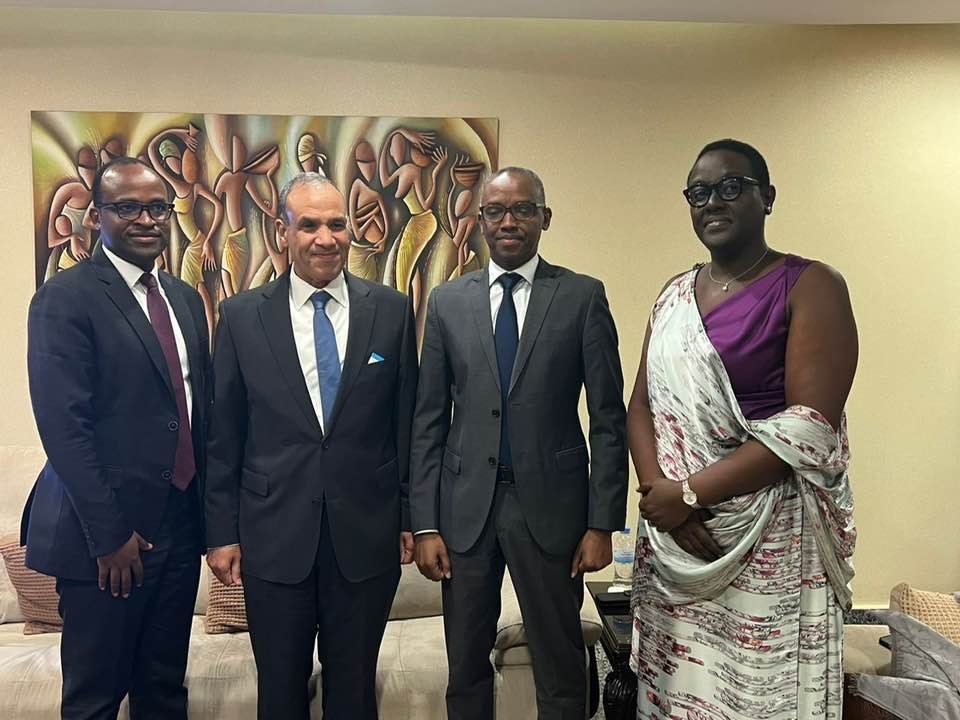 وزير الخارجية يلتقي مع رجال الأعمال الروانديين في كيجالي