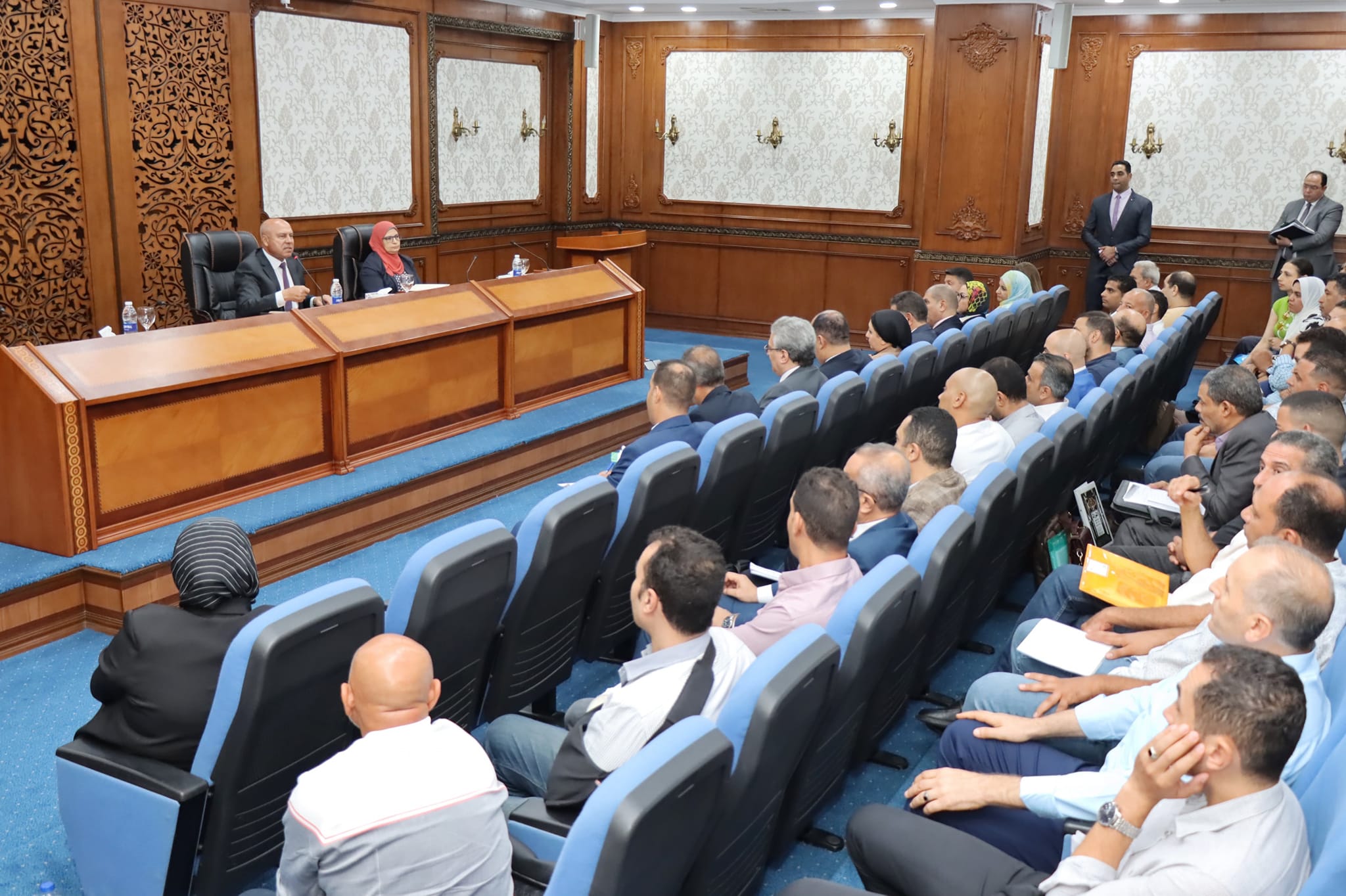 الوزير للمستثمرين الصناعيين : عدم غلق أي منشأة إلا بعد العرض على رئيس الوزراء