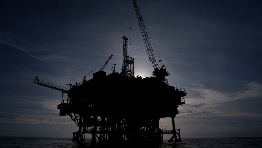 أسعار النفط توقف ارتفاعها بعد 5 أيام من المكاسب