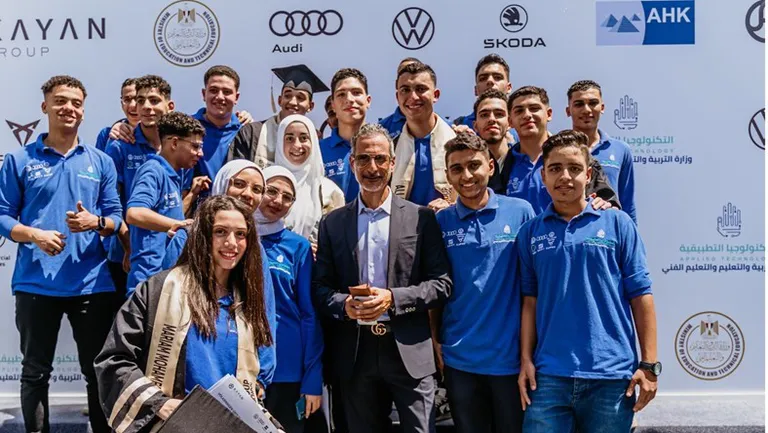 "كيان جروب" تحتفل بتخريج أول دفعة مِن مدرسة "فولكس فاجن" للتكنولوجيا