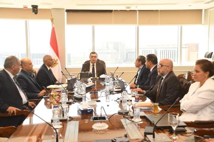 وزير الإسكان يستعرض مقترحات تعظيم دور سيتي إيدج فى التطوير والتسويق العقاري