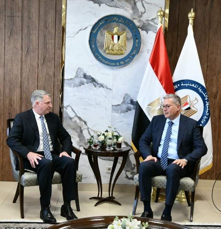 وزير البترول يبحث مع  شركة شيفرون خططها المستقبلية في مصر