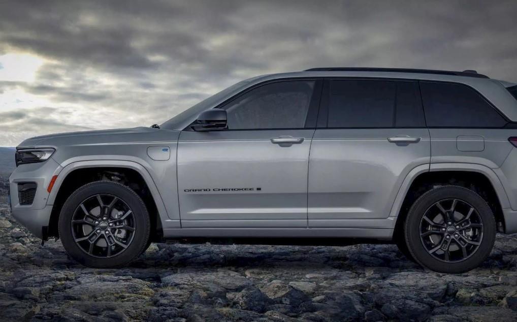 جيب جراند شيروكي 7 راكب الجديدة على بعد خطوات من مصر