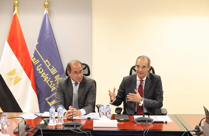 وزيرا الاتصالات والمالية : سياسات مالية محفزة لزيادة صادرات الإلكترونيات .. ومنفتحون على حل مشكلات الفري لانسرز