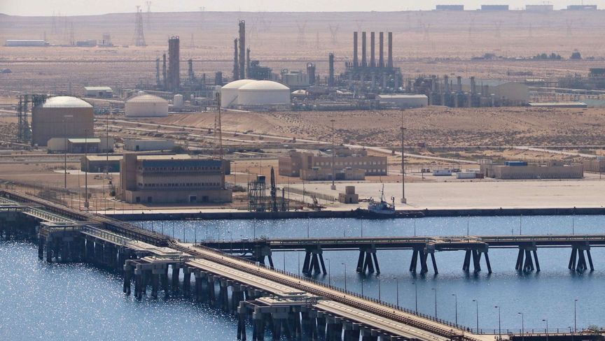 وقف صادرات ليبيا توترات الشرق الأوسط تدفعان أسعار النفط للارتفاع