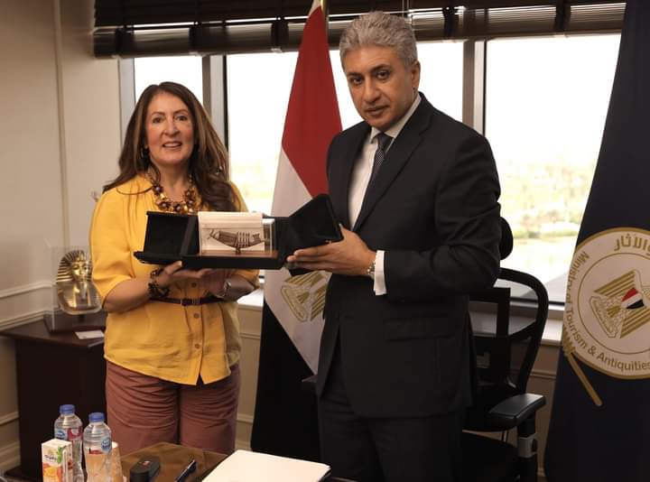 مباحثات لتعزيز السياحة الوافدة من السوق الأمريكية لمصر