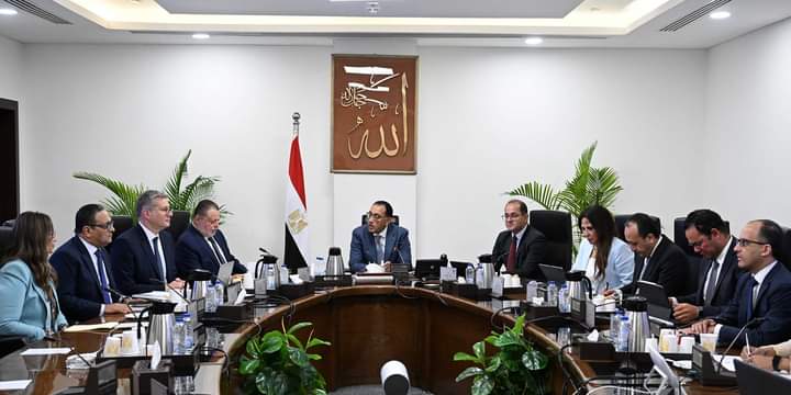 الحكومة: ملتزمون باستدامة سداد مبلغ شهري للشركاء الأجانب للحفاظ على معدلات إنتاج البترول