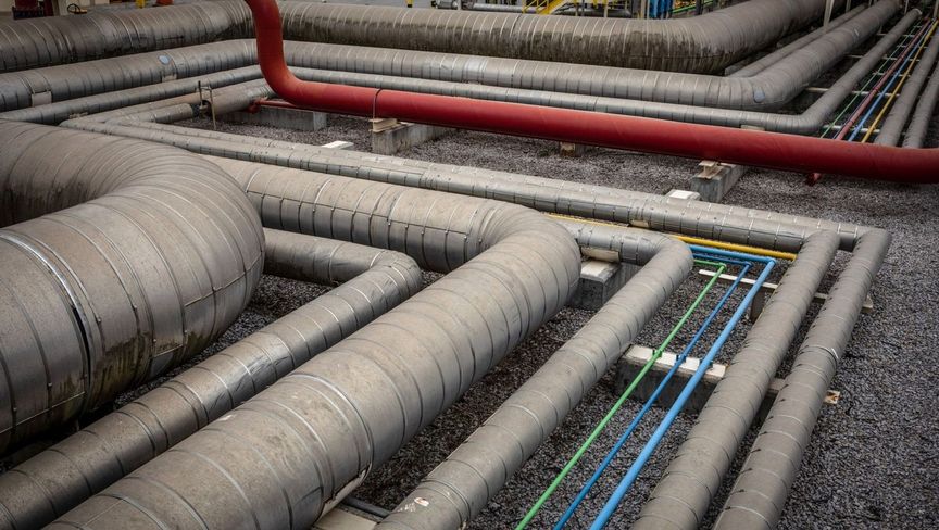 اسعار النفط تتراجع وبرميل برنت يسجل 77 دولارا