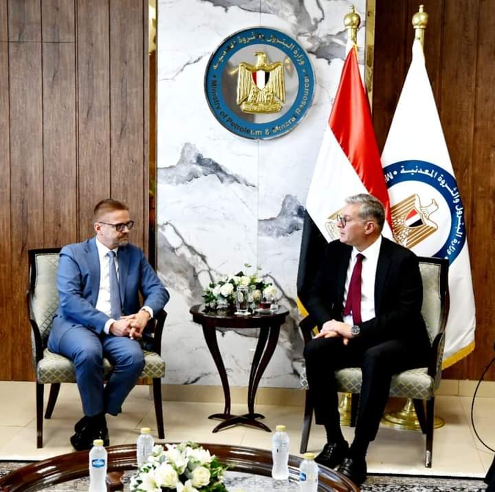 وزير البترول يبحث خطط توتال الفرنسية وكابريكورن البريطانية في مصر