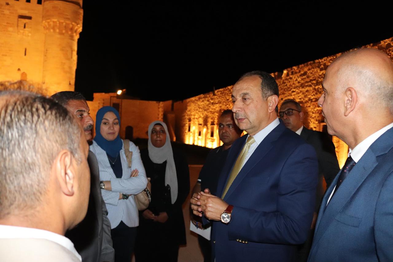وزير قطاع الأعمال يتابع تجارب التشغيل لعرض "الصوت والضوء" بقلعة قايتباي بالإسكندرية