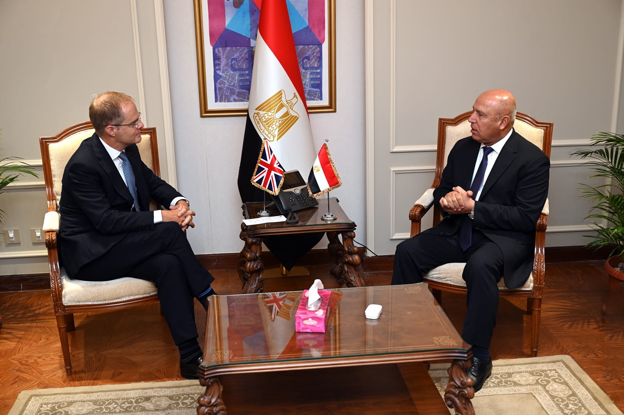 بحث فرص التعاون مع بريطانيا في مجالات الصناعة والهيدروجين الأخضر والطاقة