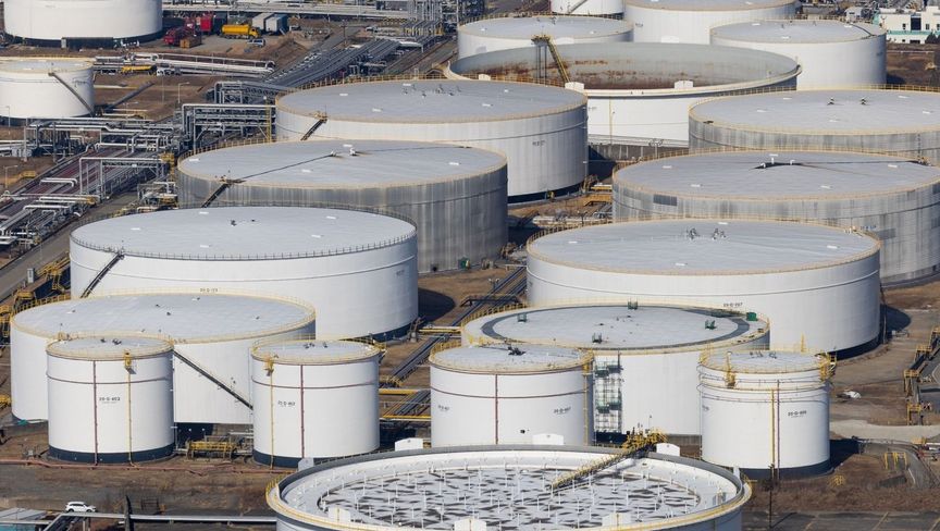 صناديق التحوط تخفض رهاناتها بشأن ارتفاع النفط مستقبلا