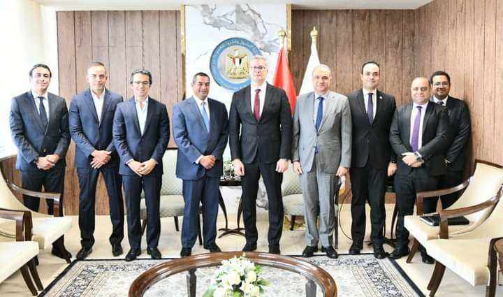 البترول: الاستفادة من خبرات إنفينيتي وحسن علام في منظومة شواحن السيارات الكهربائية