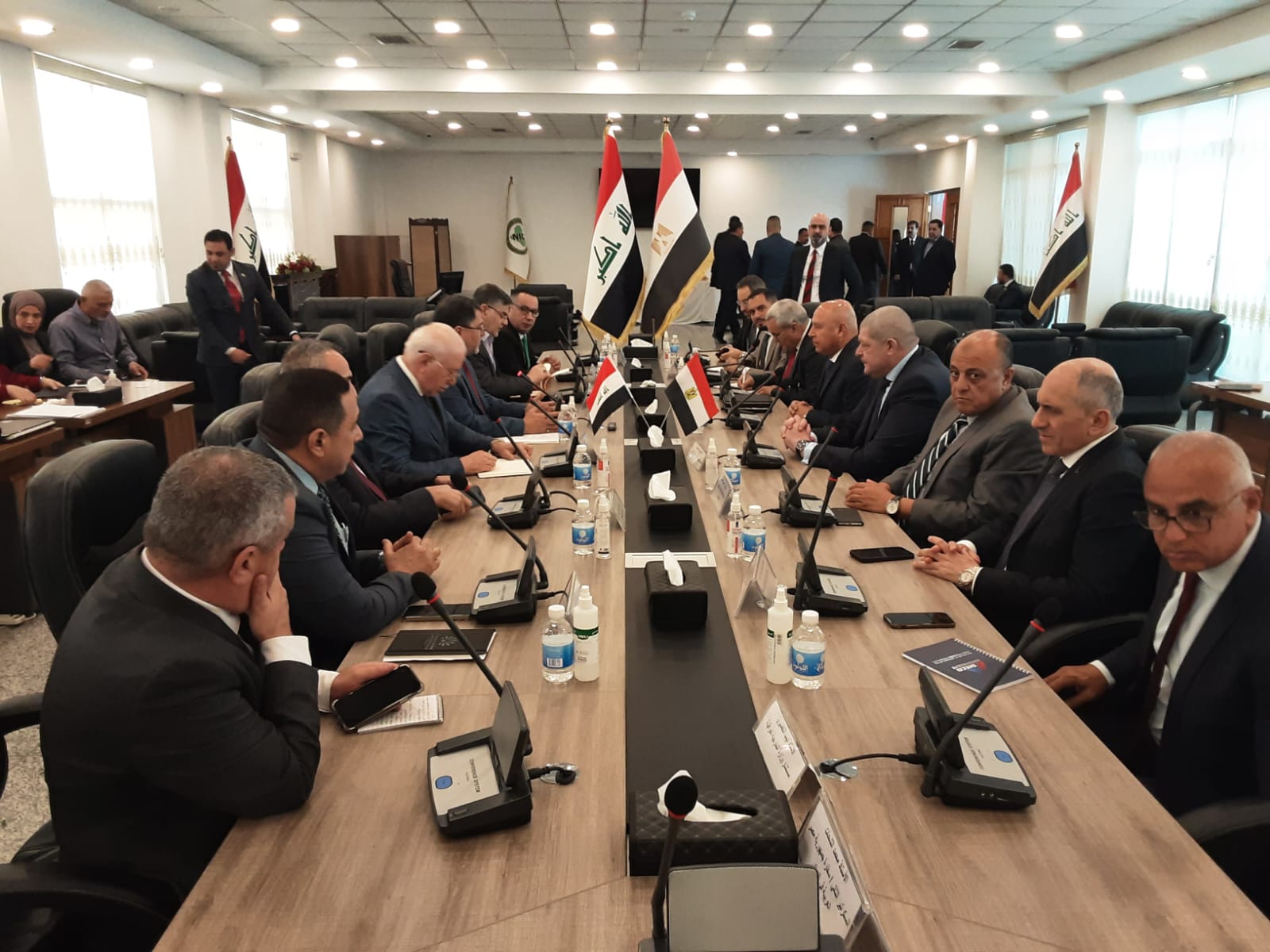 كامل الوزير :  نتطلع إلى زيادة حجم التعاون المشترك مع العراق في قطاع الصناعة