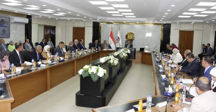 وزير الأعمال يترأس عمومية «القابضة للأدوية».. ويوجه بتسريع معدلات إنجاز مشروعات التطوير