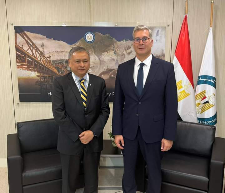 وزير البترول يبحث مع بتروناس الماليزية خططها الاستثمارية فى مصر