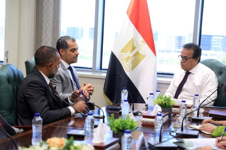 وزير الصحة يبحث مع شركات فارما جروب تعظيم استثمارات توطين صناعة الدواء