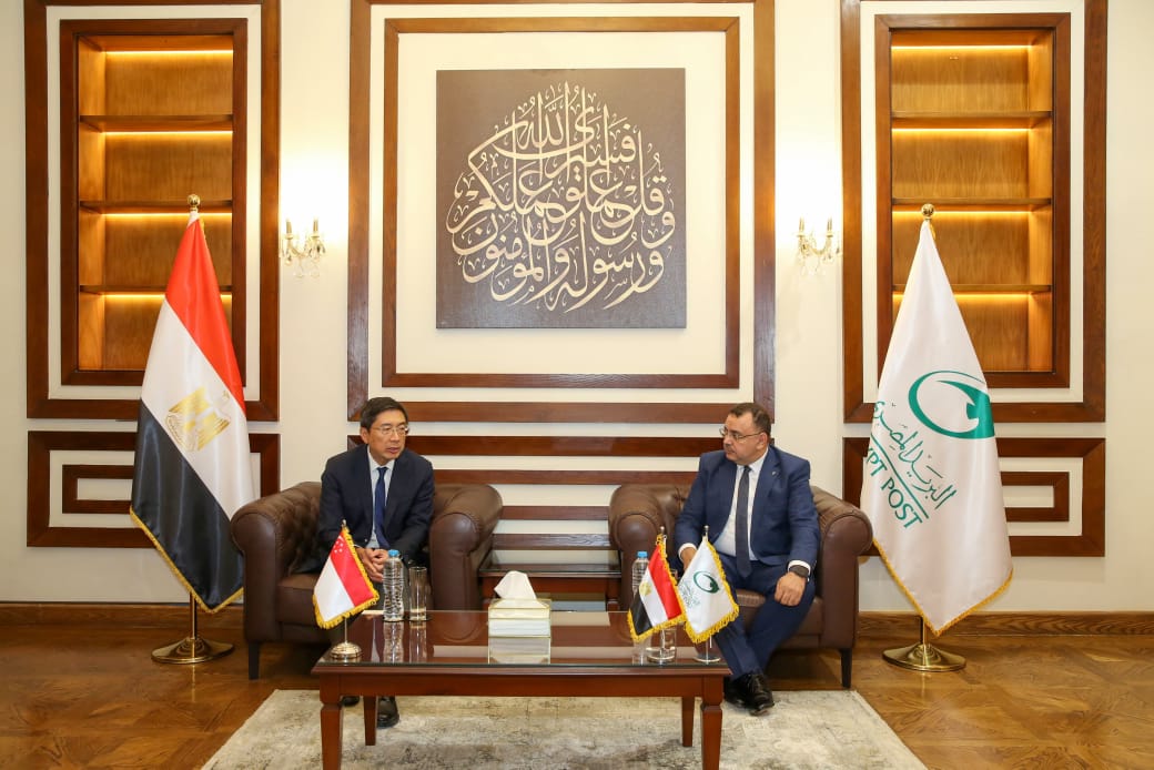 "رئيس البريد المصري".. يستقبل "سفير جمهورية سنغافورة" لدى القاهرة